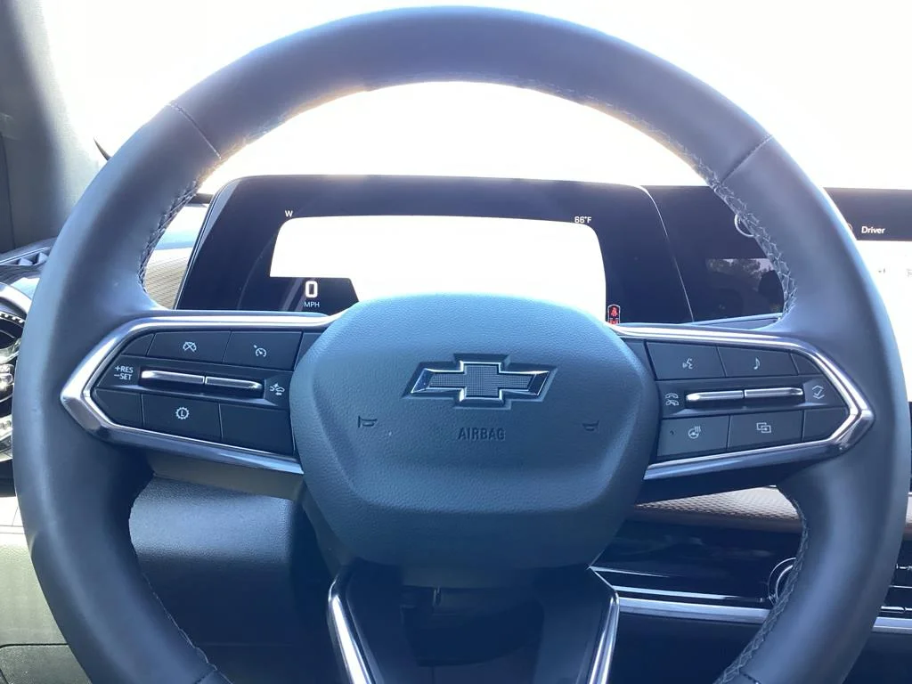 New 2026 Polar White Tricoat Chevrolet ACTIV image 10