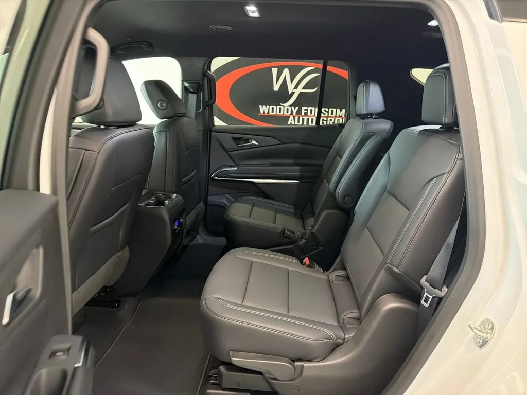 New 2027 Summit White Chevrolet LT image 13