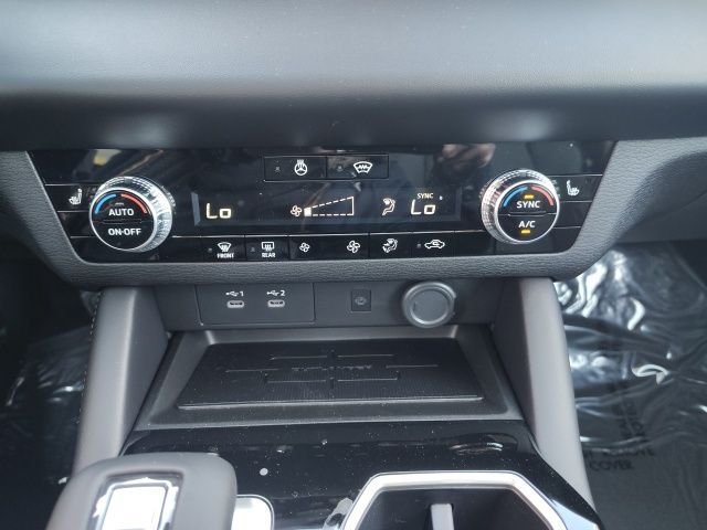 New 2026 Black Mitsubishi SE image 12