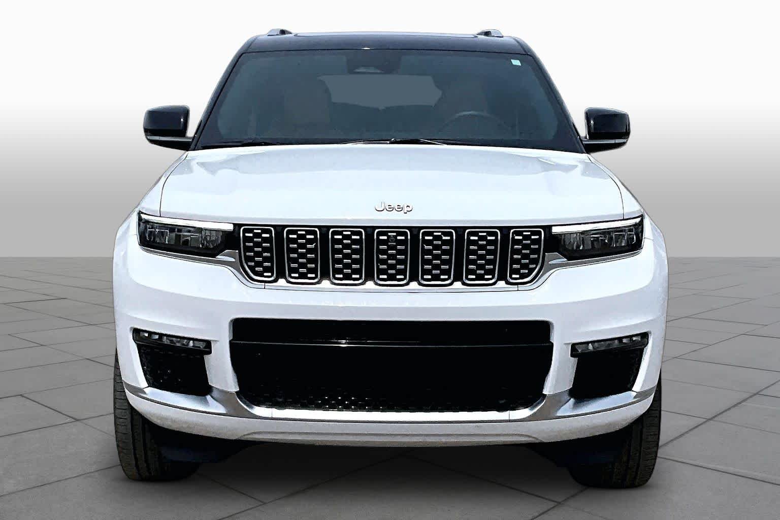 Used 2023 Bright White Clearcoat Jeep Summit image 3