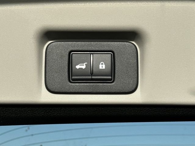Used 2024 Black Nissan EVOLVE+ e-4ORCE image 18