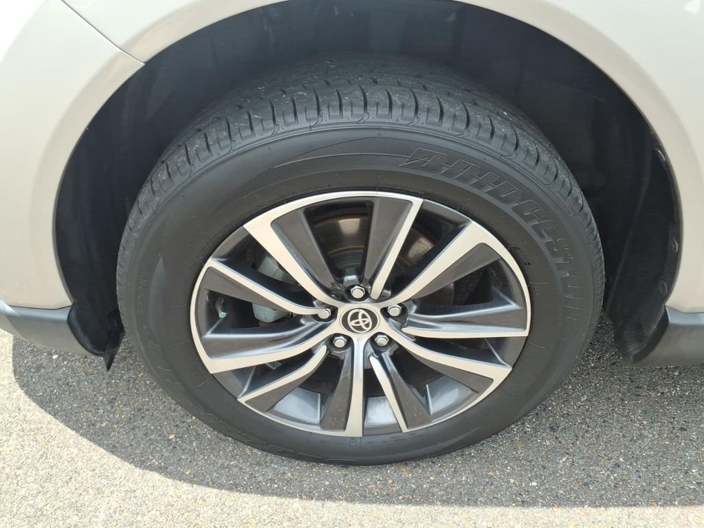 Used 2021 Silver Toyota LE image 9