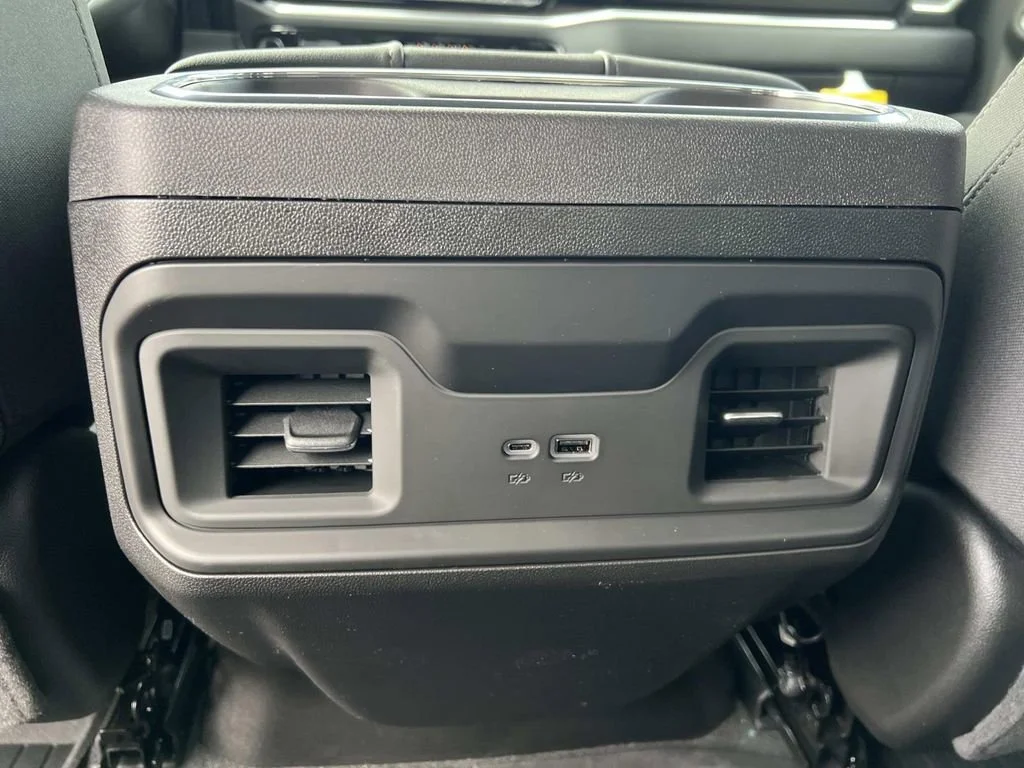 2026 Chevrolet Silverado 1500 LT - Photo 9