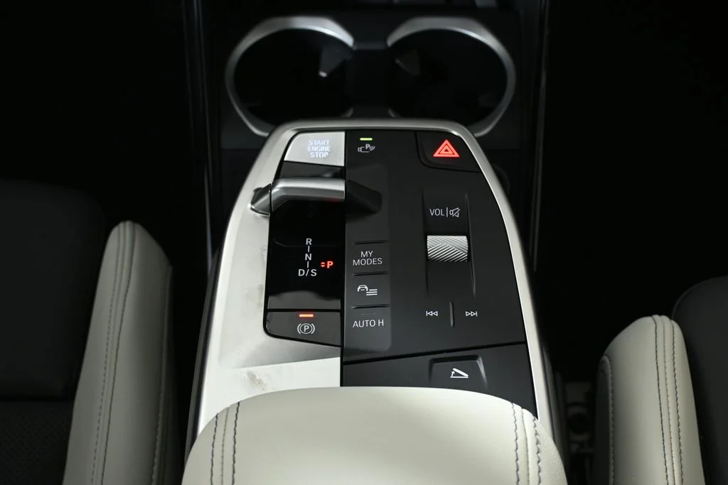 Used 2026 White BMW xDrive28i image 24
