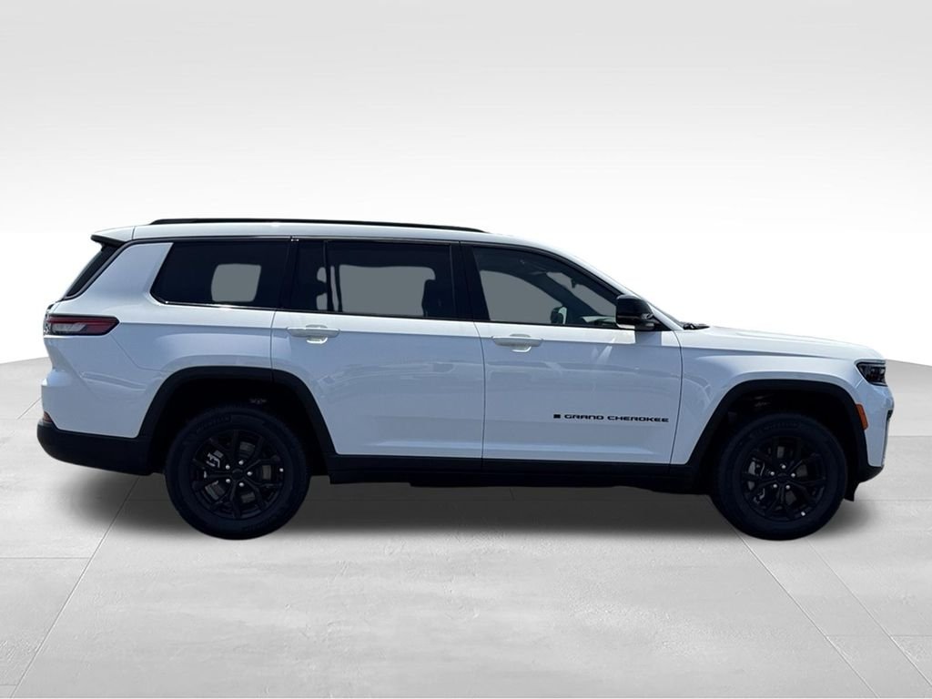 New 2026 Bright White Clear-Coat Exterior Paint Jeep Altitude image 12
