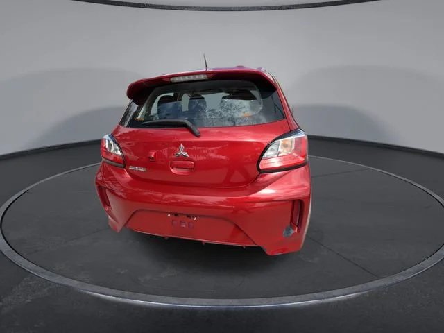 Used 2021 Red Mitsubishi  image 7