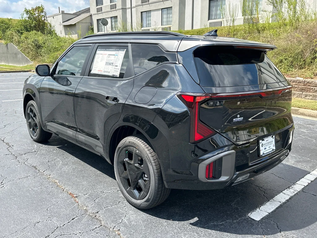 New 2027 Black Kia X-Line S image 5
