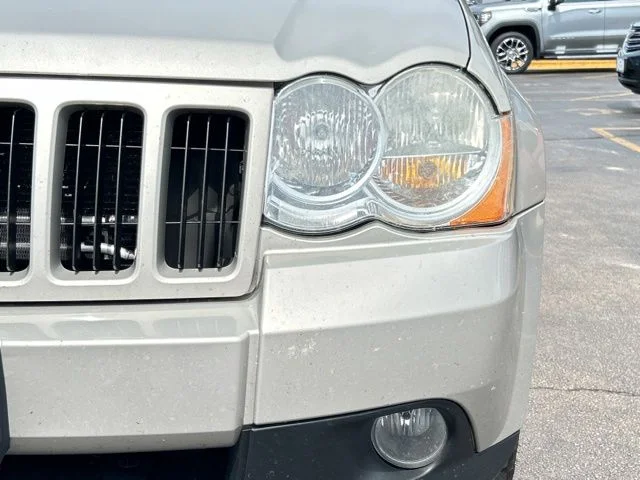 Used 2009 Light Graystone Pearl Jeep Laredo image 2