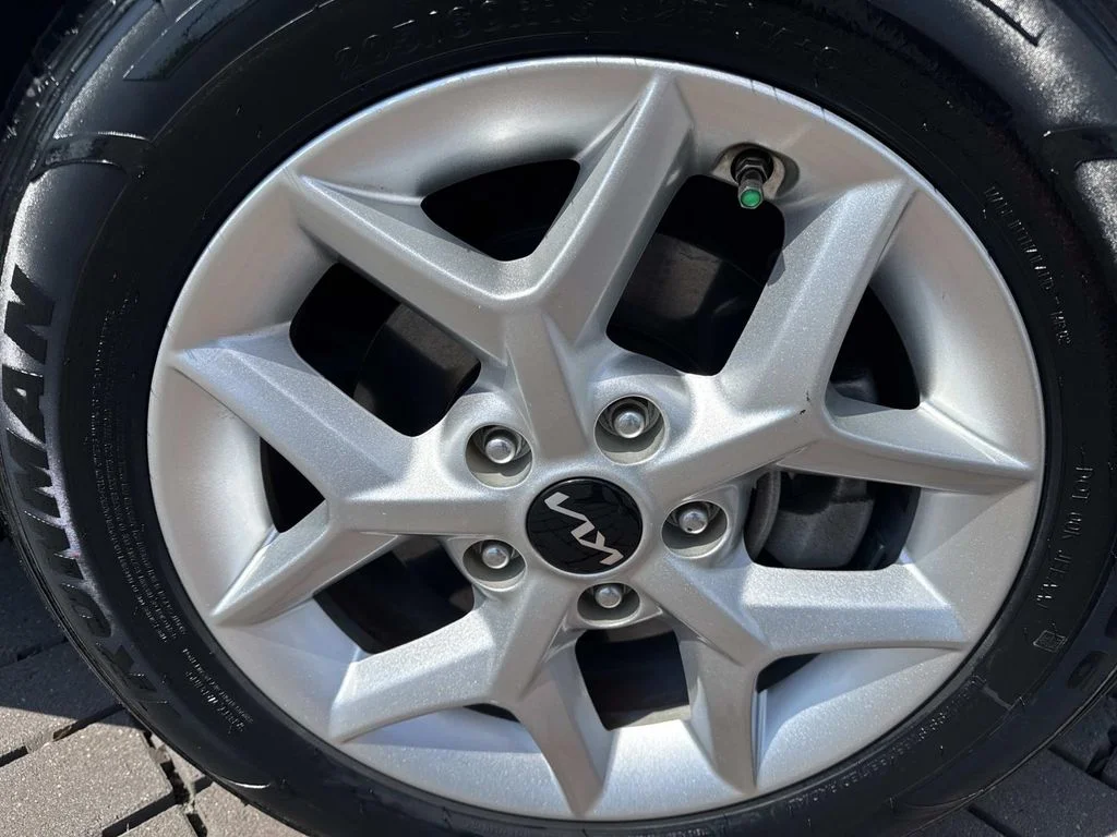 Used 2023 White Kia LX image 9