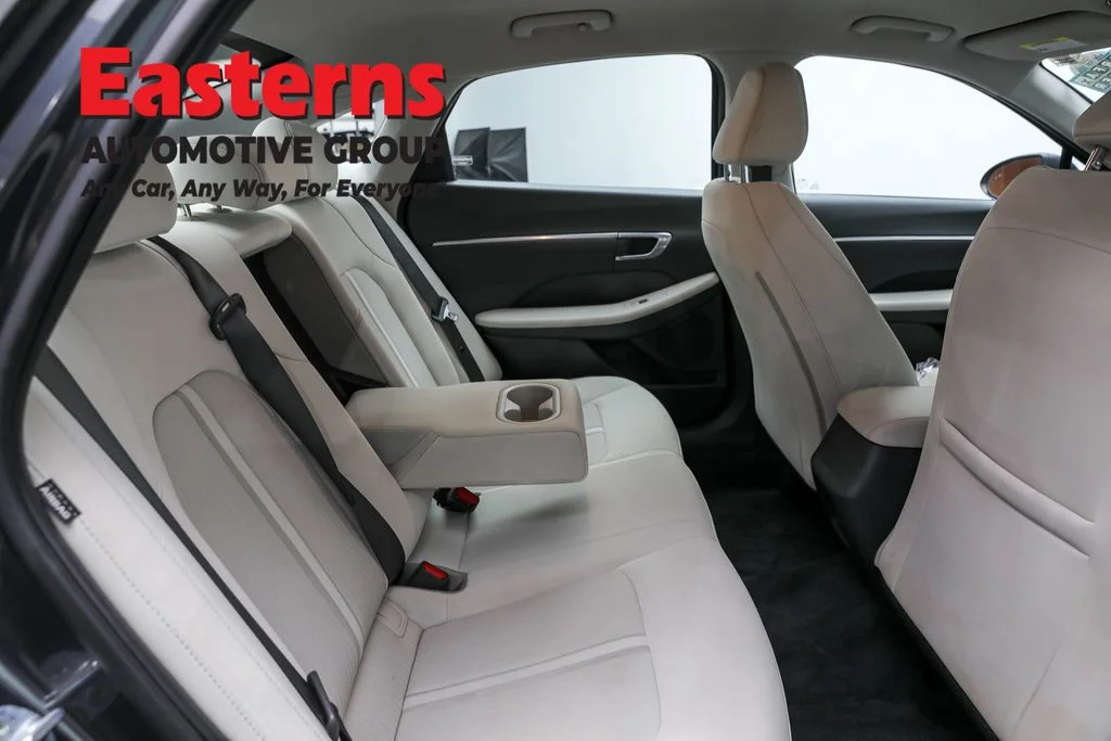 Used 2023 Gray Hyundai SEL image 21