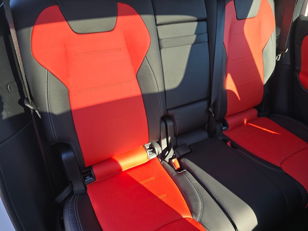 2025 Mercedes-Benz GLB GLB35 AMG - Photo 21