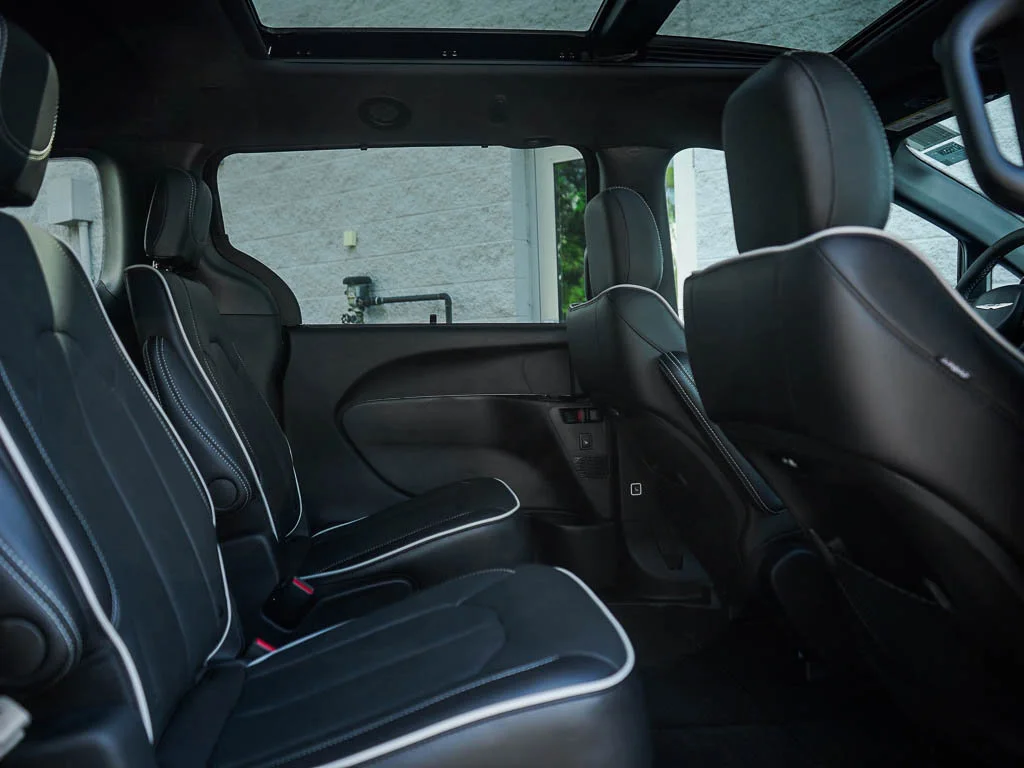 2026 Chrysler Pacifica Limited - Photo 12