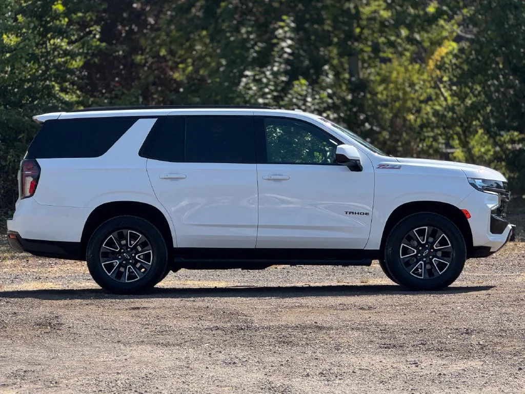 Used 2021 Summit White Chevrolet Z71 image 8