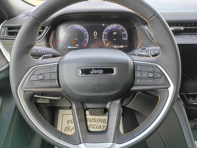 New 2026 Bright White Clear-Coat Exterior Paint Jeep  image 13