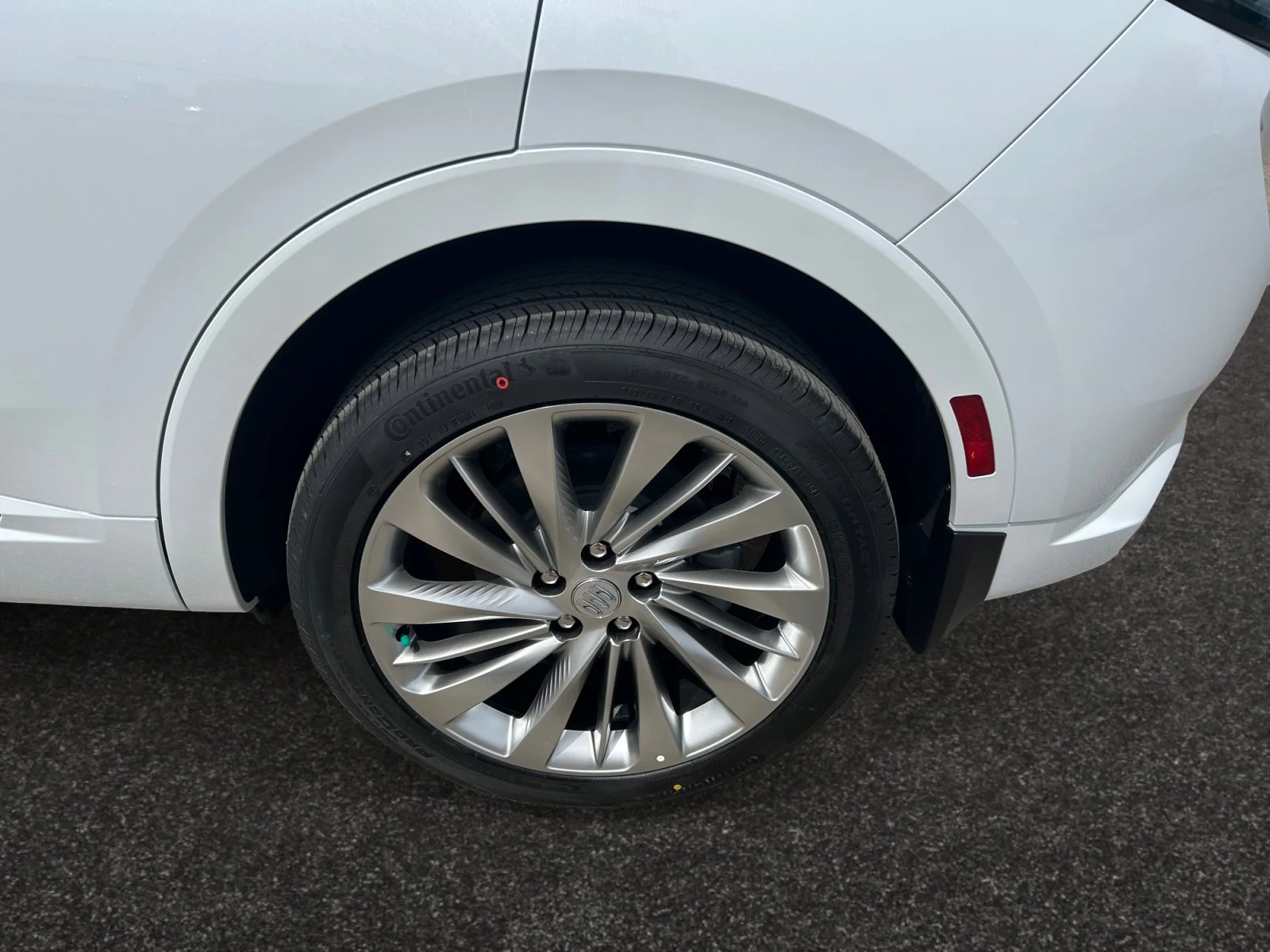 New 2026 Iridescent White Tricoat Buick Avenir AWD image 9