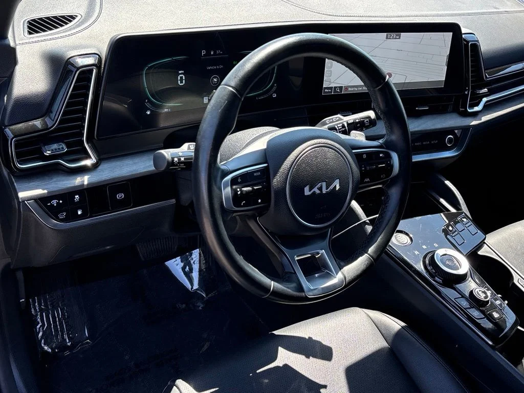 Used 2025 Green Kia X-Line image 11