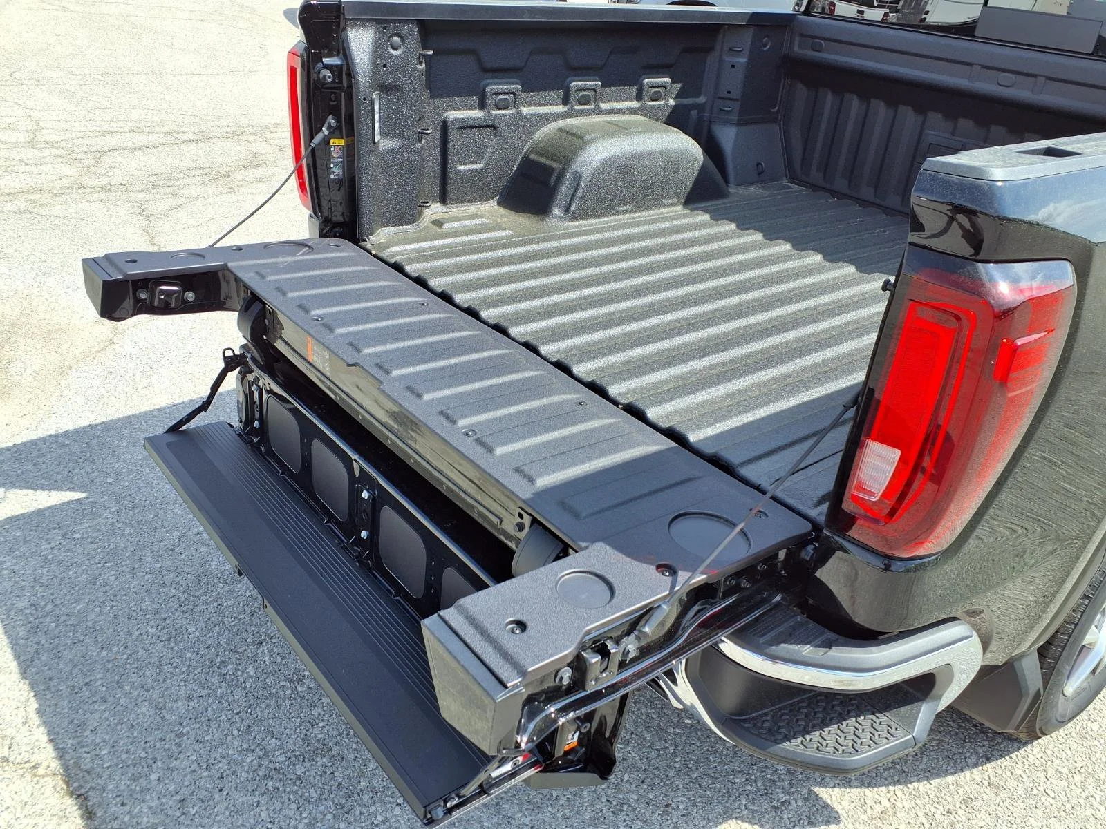 2026 GMC Sierra 1500 SLT - Photo 23