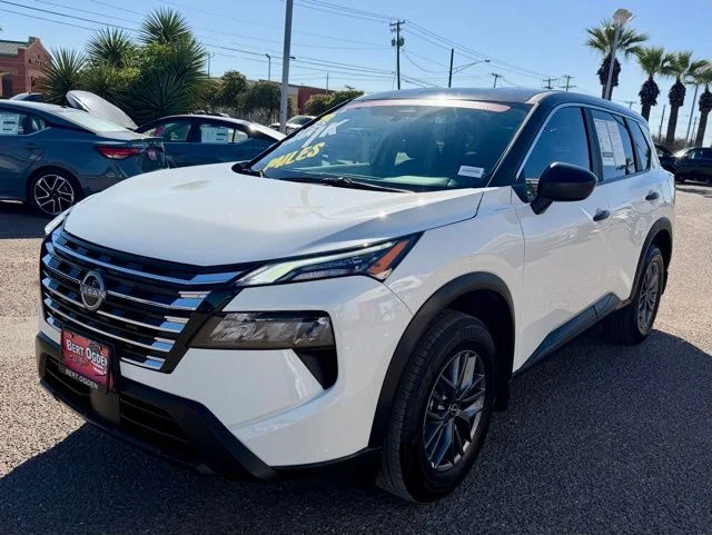 Used 2025 White Nissan S image 3