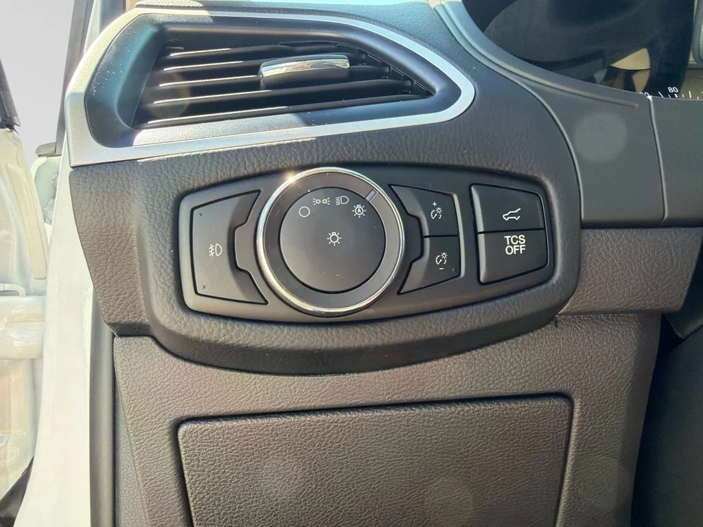 Used 2024 White Metallic Ford SEL image 30
