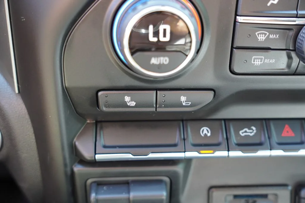 Used 2019 Silver Ice Metallic Chevrolet LT image 28