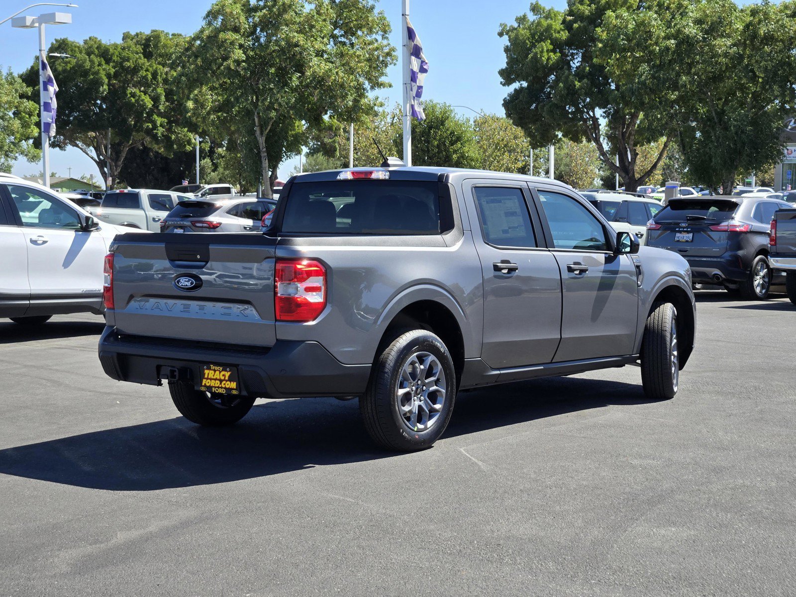 New 2026 Carbonized Gray Metallic Ford XLT image 4