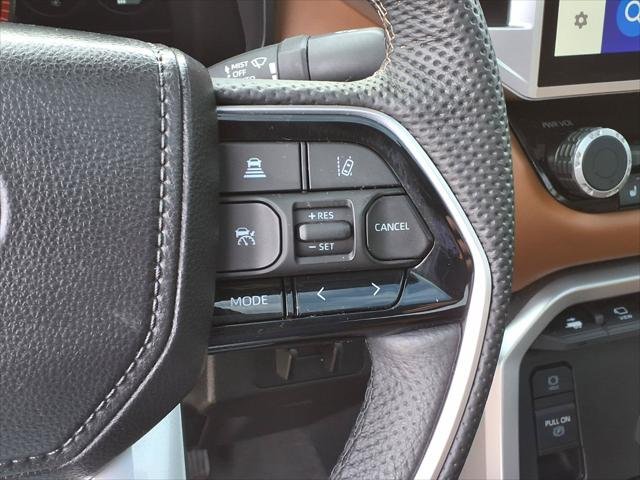 Certified Used 2025 WIND CHILL PEARL Toyota  image 23