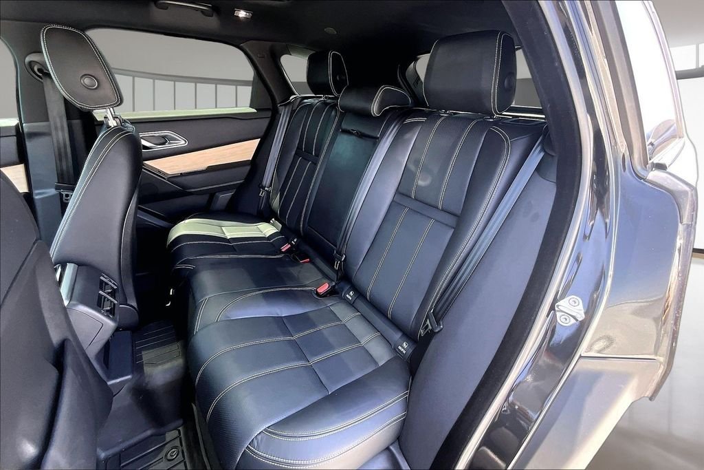 Certified Used 2023  Land Rover R-Dynamic S MHEV image 20