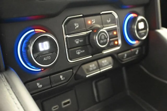 Used 2024 Summit White Chevrolet Z71 image 18