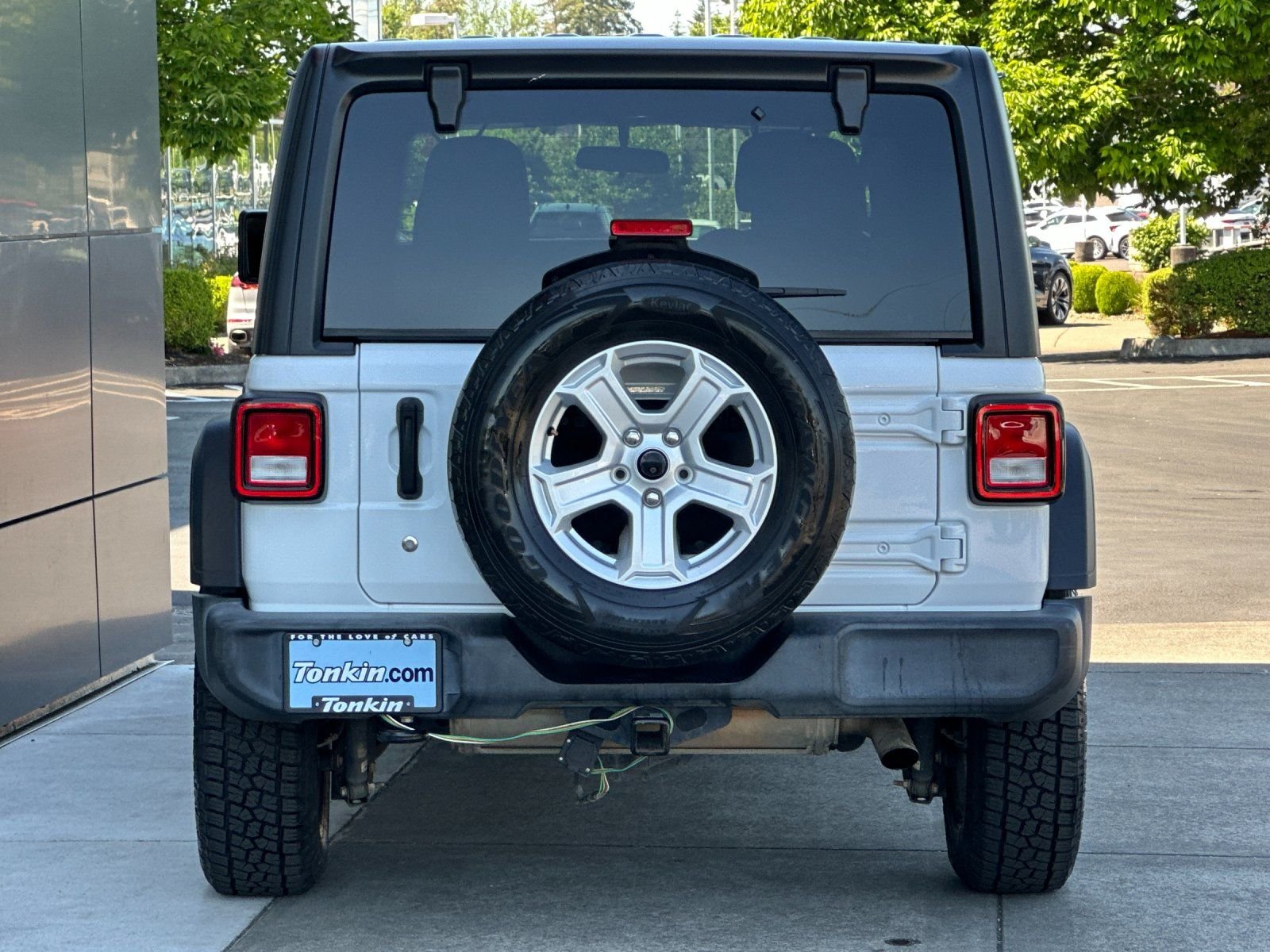 Used 2018 Bright White Clearcoat Jeep Unlimited Sport S image 3