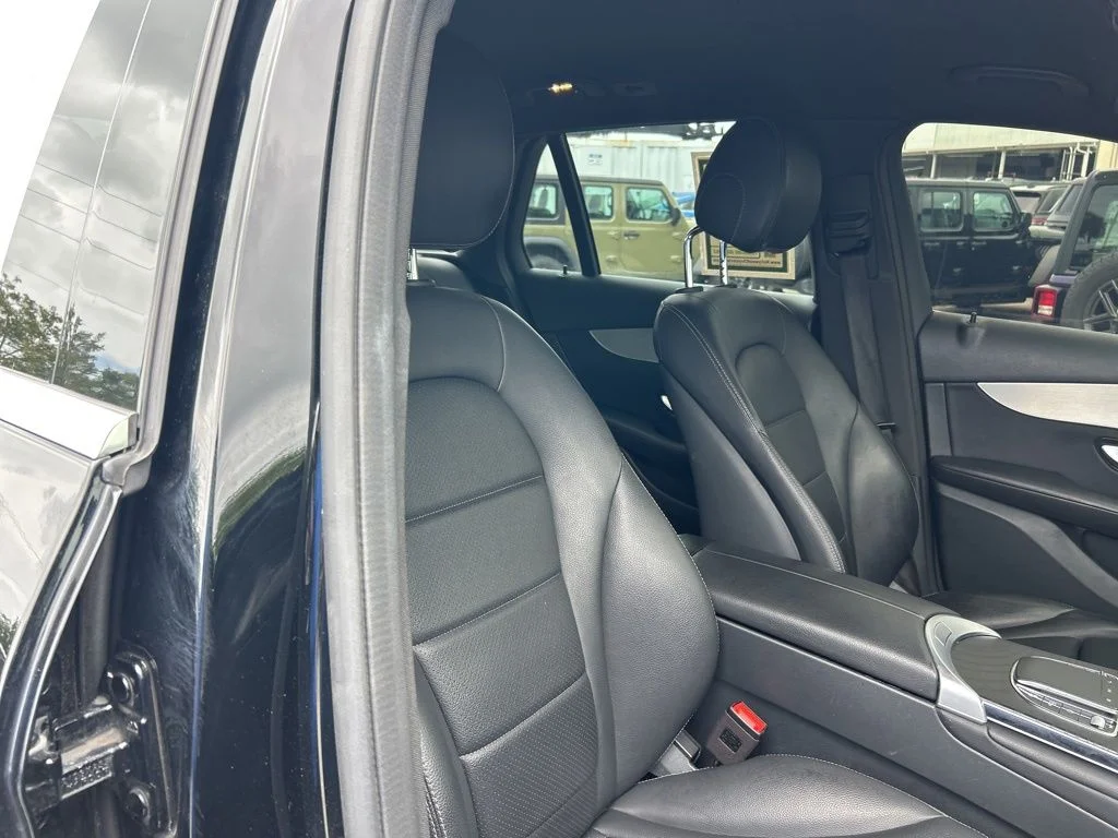 Used 2022 Black Mercedes-Benz GLC 300 image 20