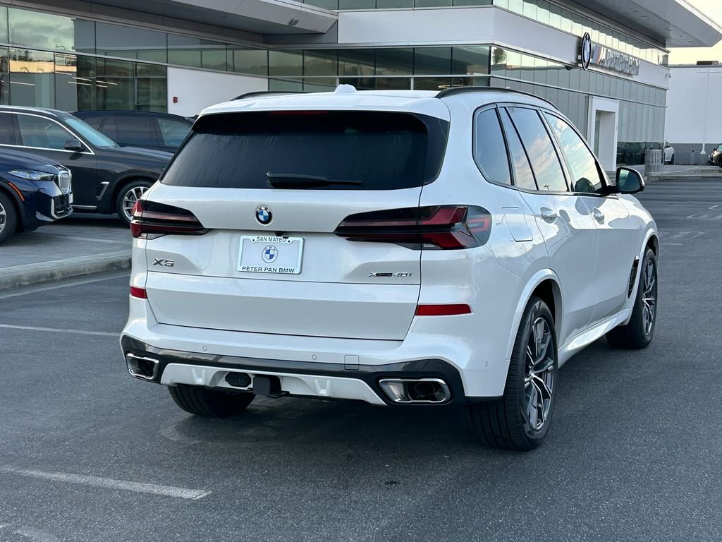 New 2026 Mineral White Metallic BMW xDrive40i image 5