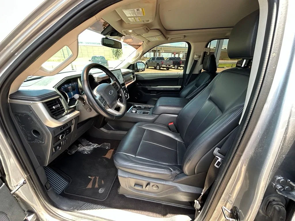 Used 2023 Silver Ford XLT image 11