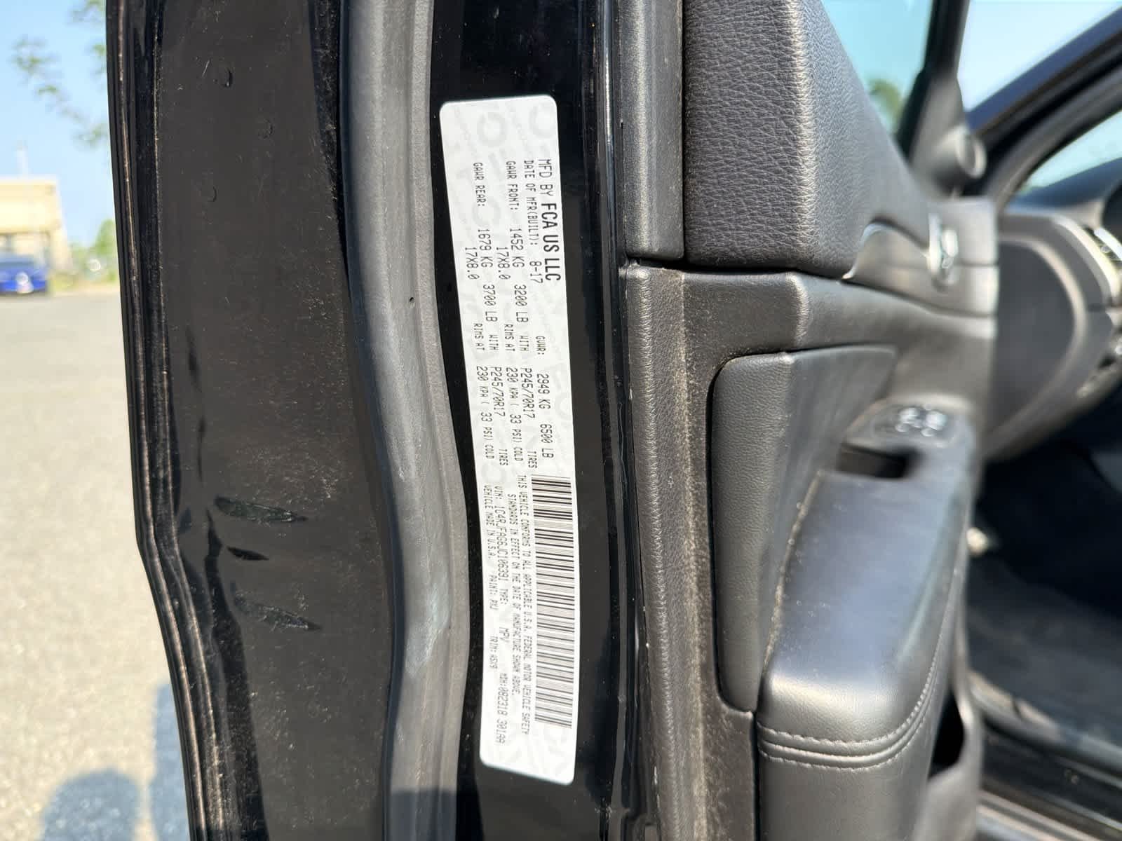 Used 2018 Diamond Black Crystal Pearlcoat Jeep Laredo E image 19
