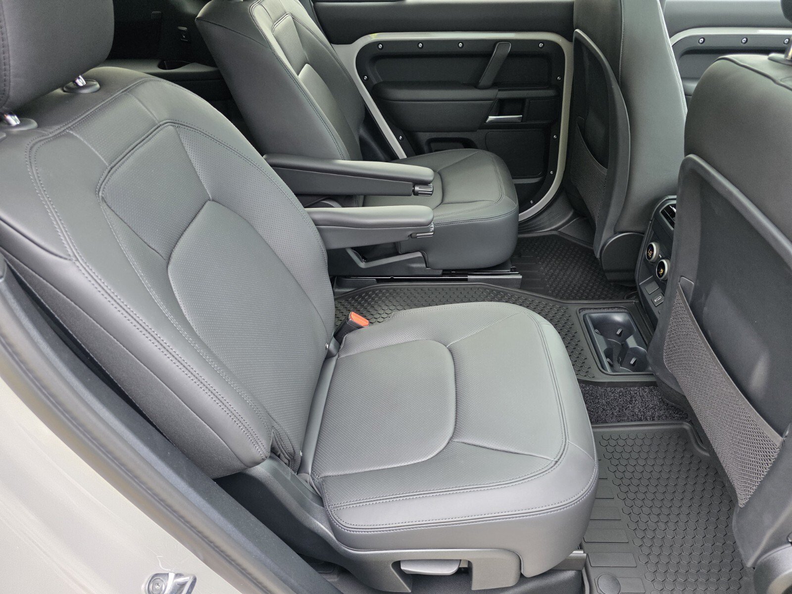 New 2026 Borasco Grey Land Rover P400 X-Dynamic SE image 5