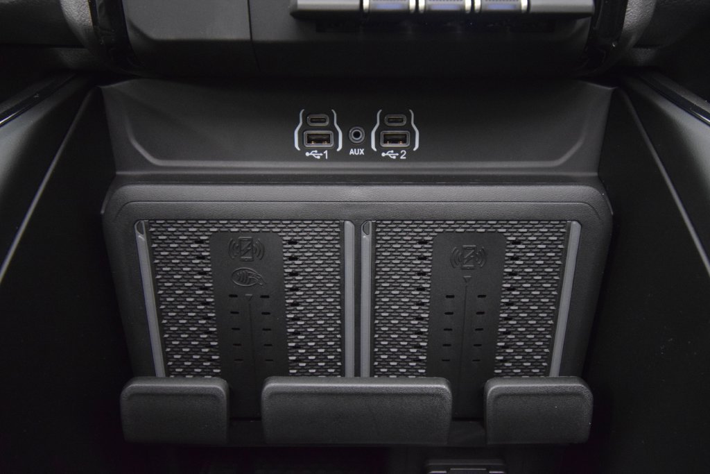 New 2027 Diamond Black Crystal Pearl-Coat Exterior Paint RAM Laramie image 27