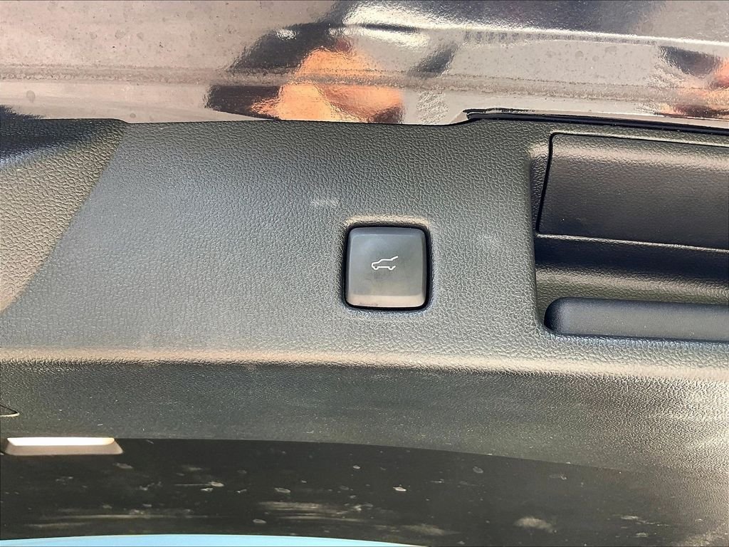 Used 2022 Agate Black Metallic Ford SEL image 34