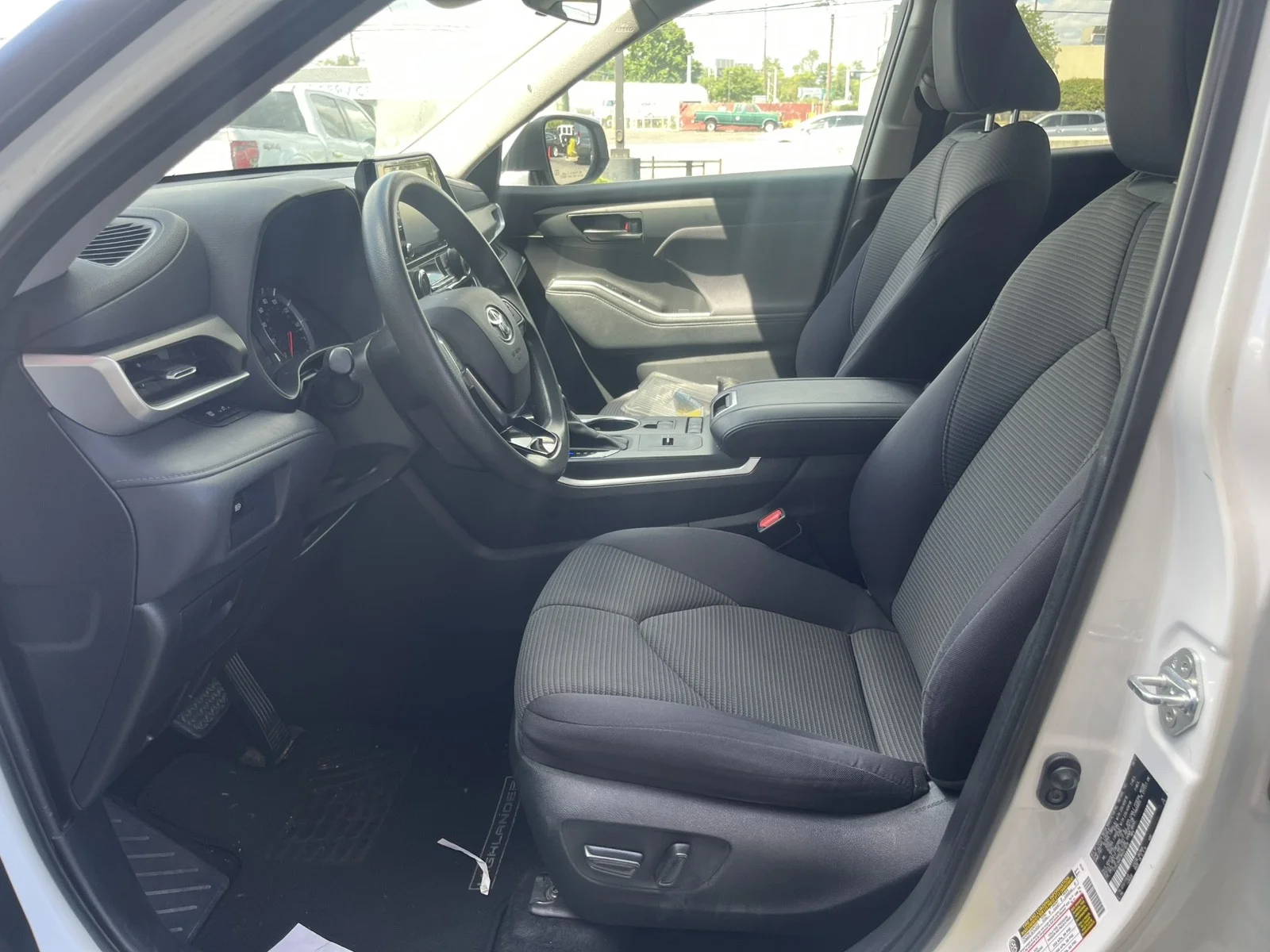Used 2021 Blizzard Pearl Toyota L FWD image 12