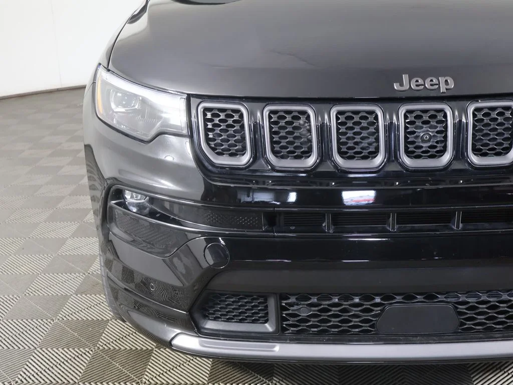 Used 2023 Black Jeep High Altitude image 14