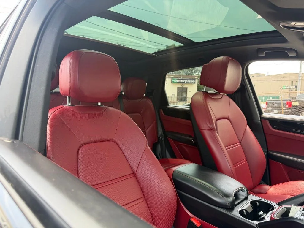 Used 2023 Black Porsche Base image 9
