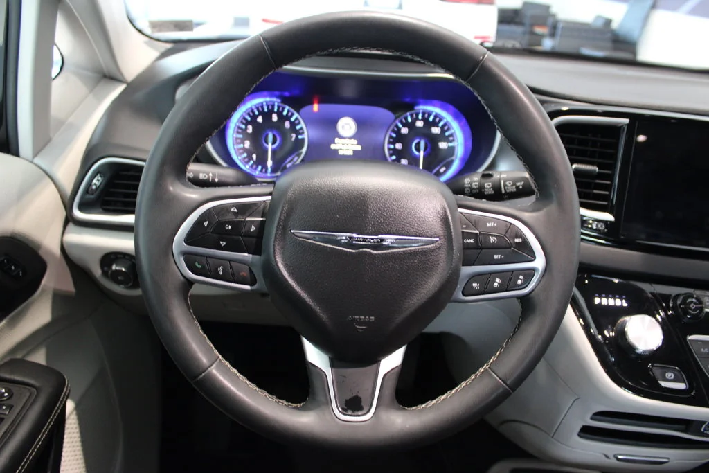 Used 2024 Black Chrysler Touring L image 24