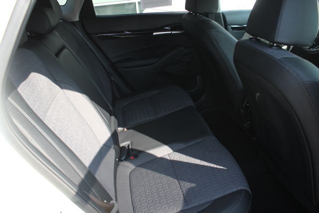 Used 2024 White Kia S image 31