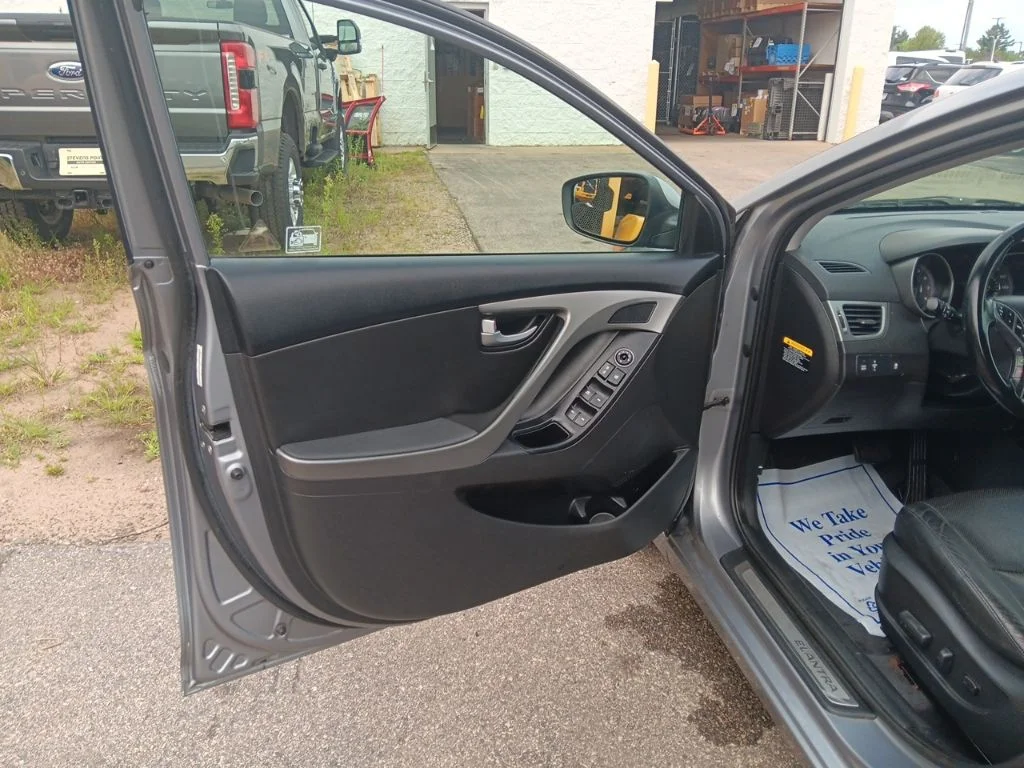 Used 2015 Titanium Gray Metallic Hyundai Limited image 13