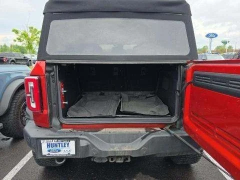 Used 2023 Red Ford Wildtrak image 15