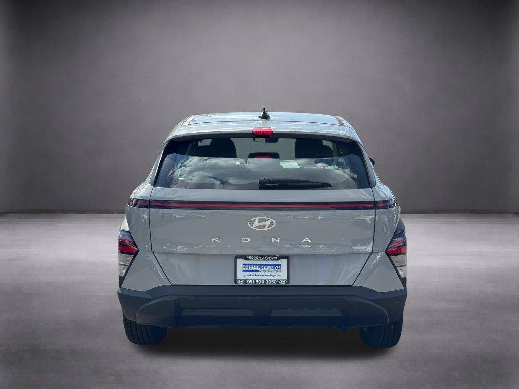 New 2027 Gray Hyundai SE FWD image 6