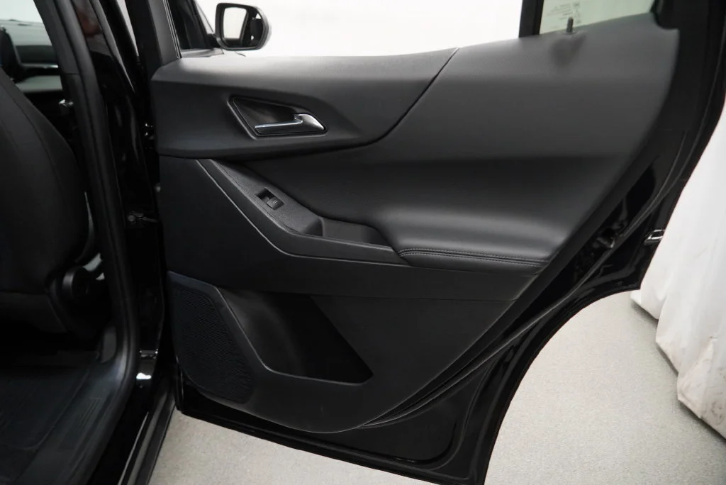 New 2027 Mosaic Black Metallic Chevrolet LT image 26