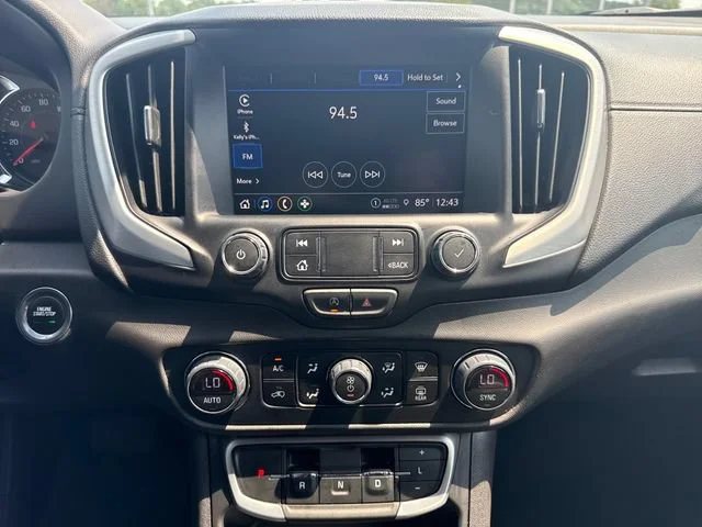 Used 2024 Summit White GMC SLT image 19