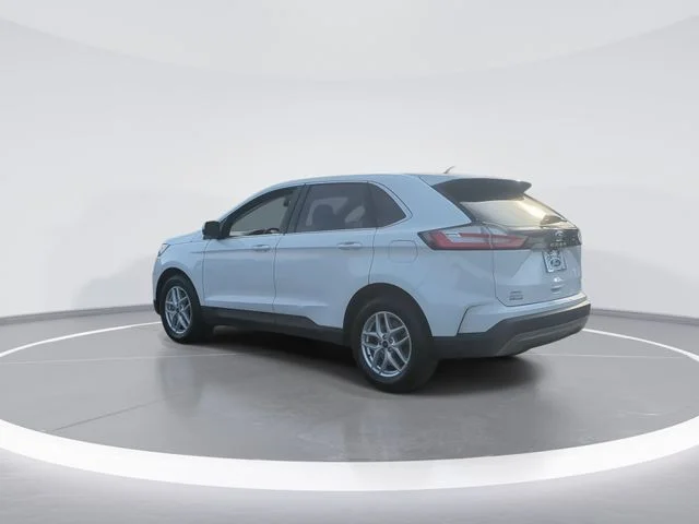 Used 2024 White Ford SEL image 6