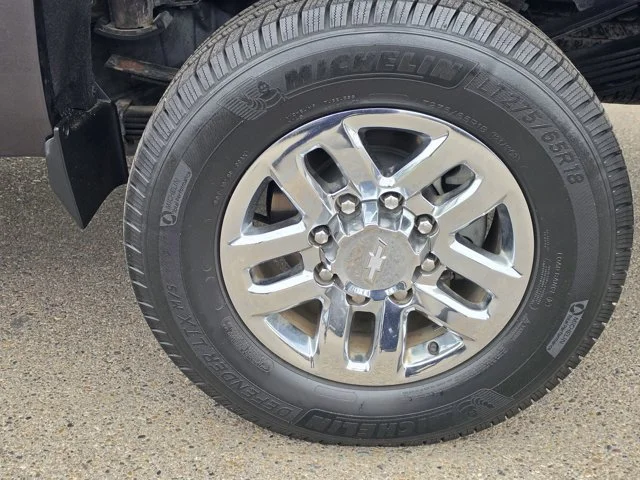 Used 2016 Gray Chevrolet LT image 27