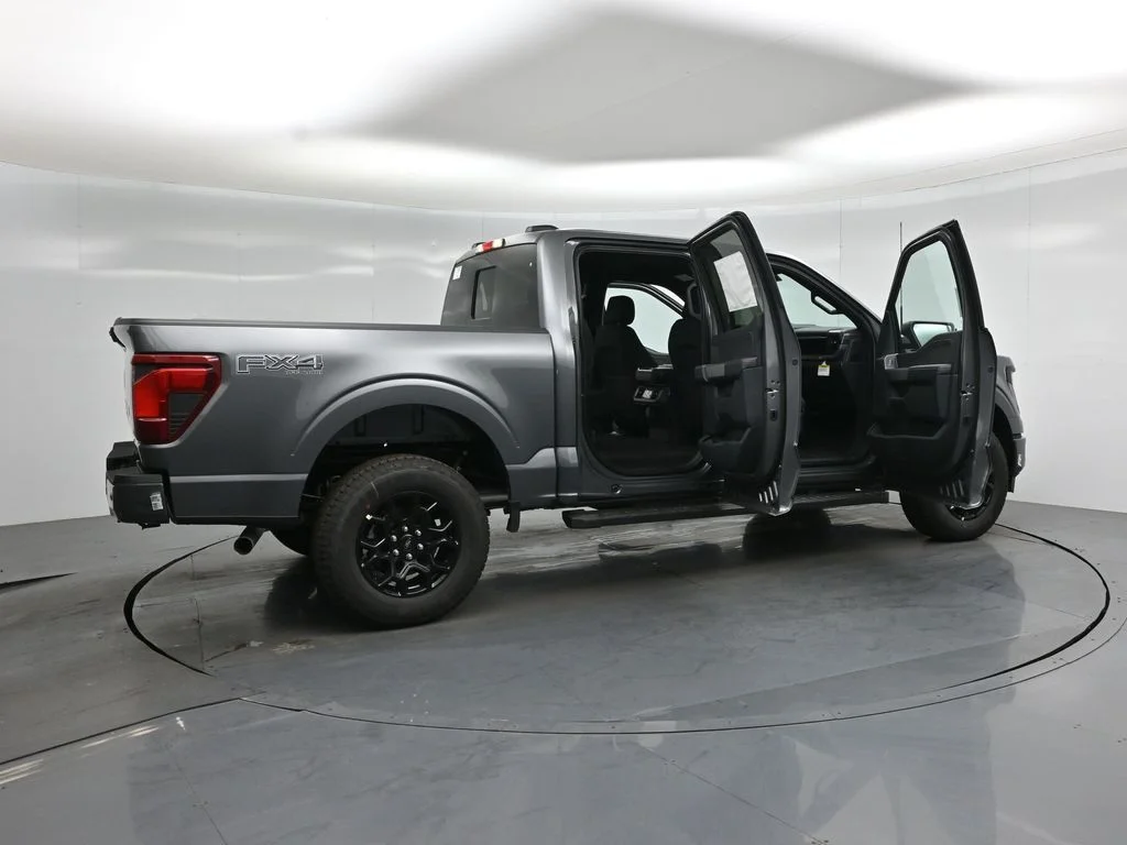 New 2026 Carbonized Gray Metallic Ford XLT image 5