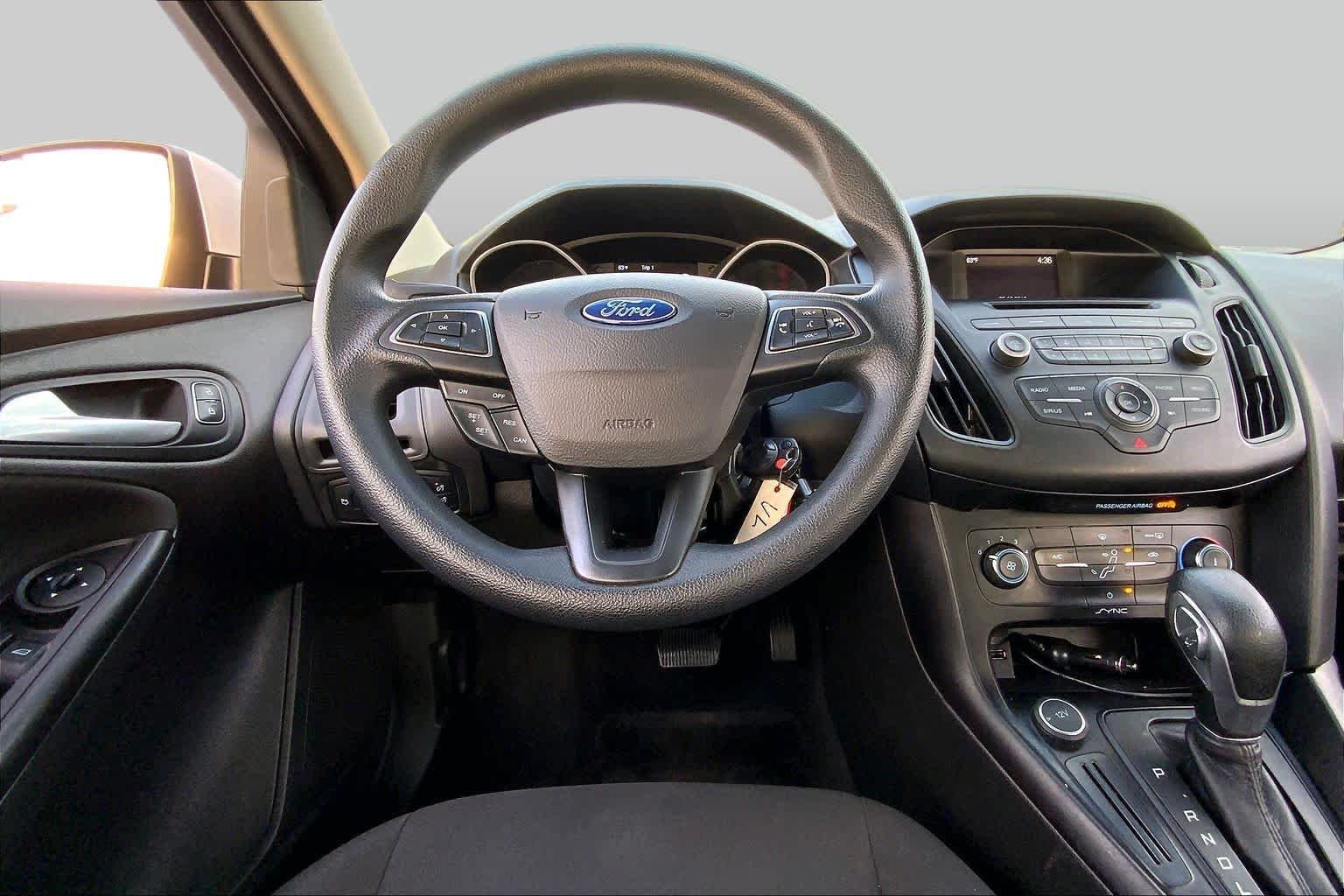 Used 2017 Oxford White Ford SE image 6
